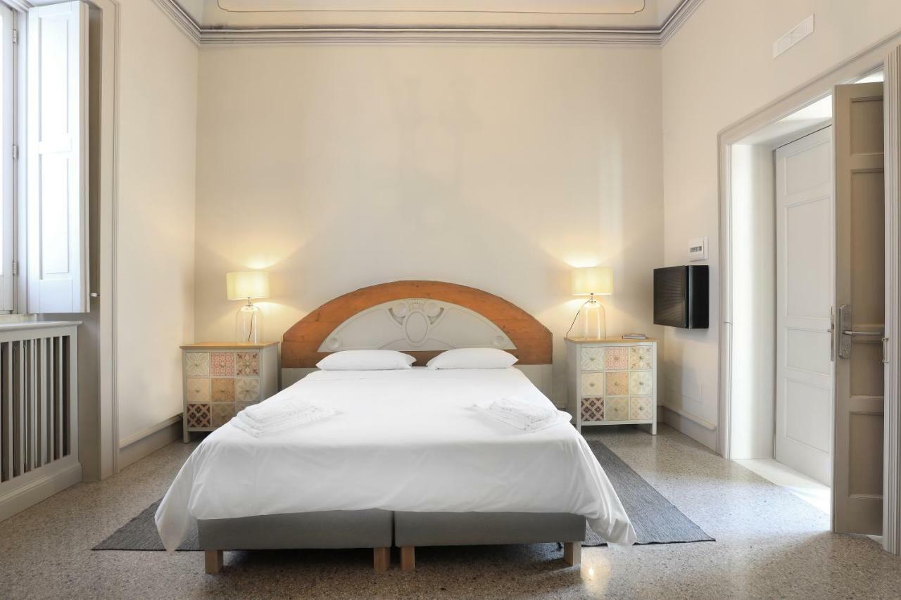 Hotel Palazzo Circolone Poggiardo Exterior foto